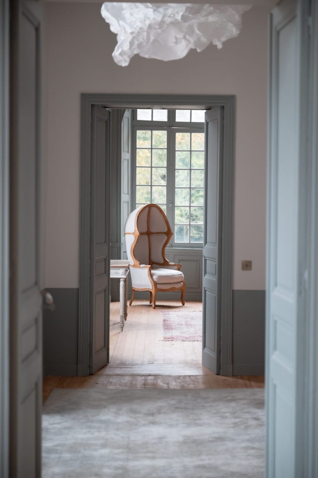 Château du Pujolet vue intérieur avec chaise