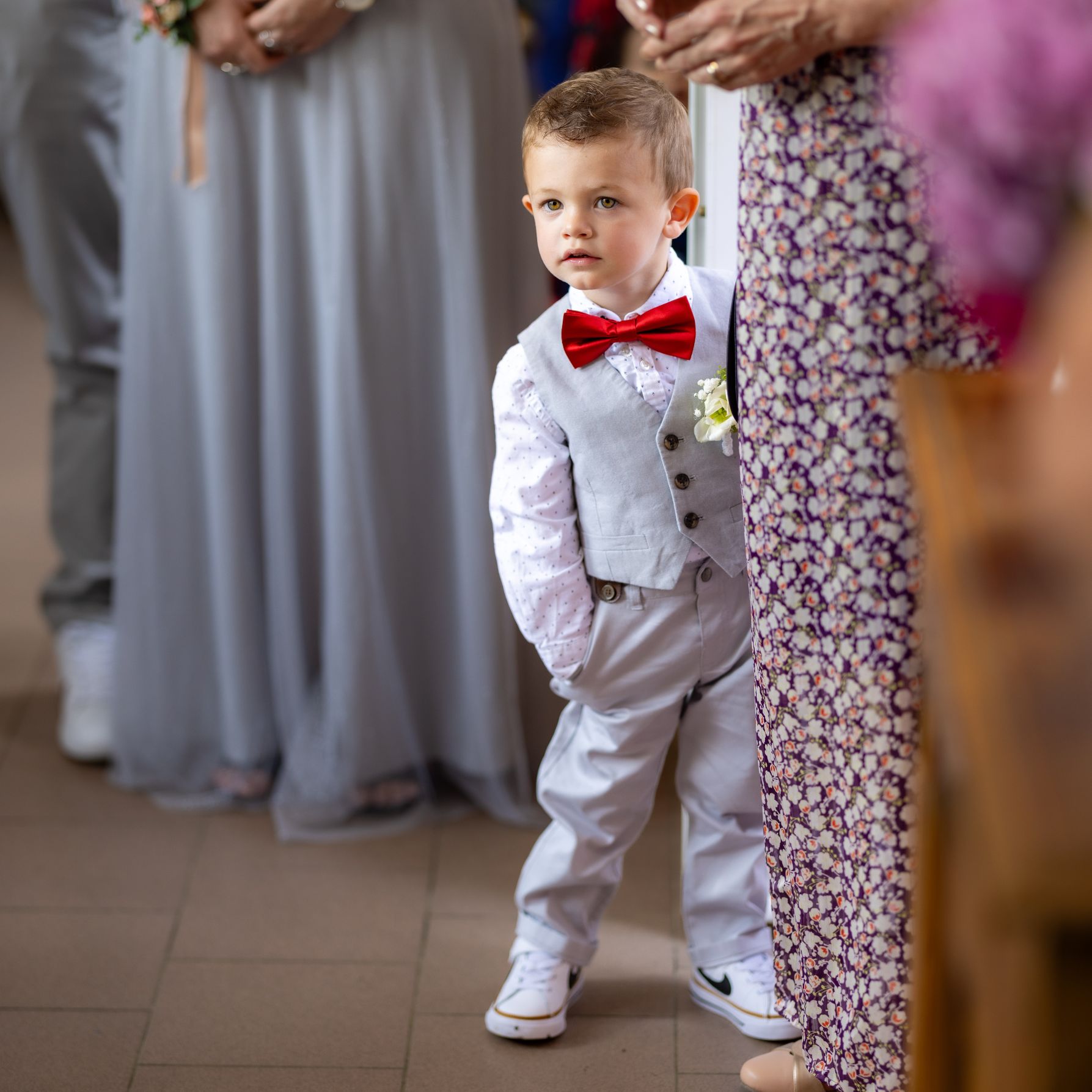 Photo de mariage à Toulouse – Petit garçon avec nœud papillon